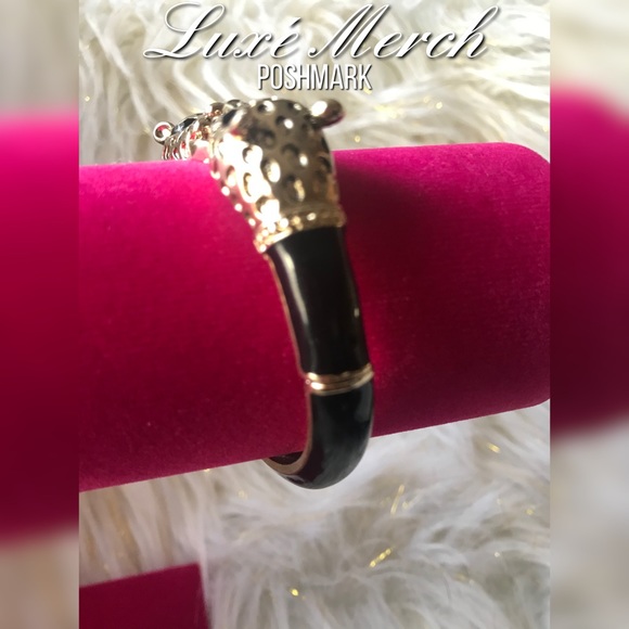 Vintage🐆 Leopard/Jaguar Black Enamel Gold Tone Cuff Hinge Bracelet/Bangle - Picture 3 of 5